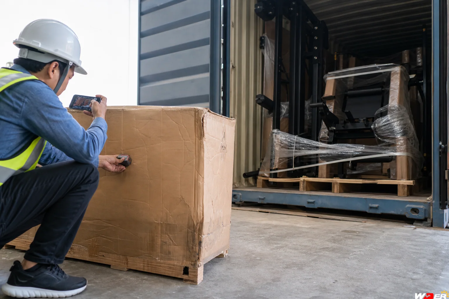 Gym equipment transit damage and cargo claim inspection with one WDER logo